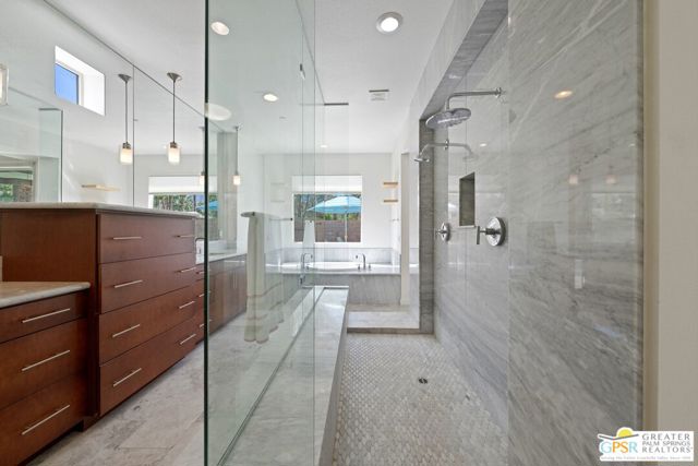 941 Oceo Circle, Palm Springs CA: https://media.crmls.org/mediaz/1b1dd72b-f8aa-4c65-800e-f69089d54552.jpg
