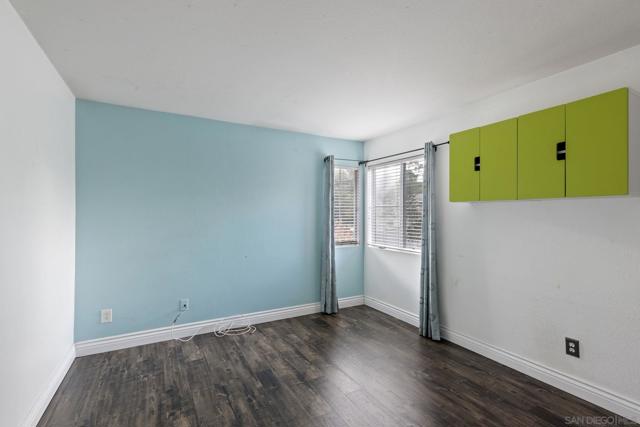 11927 Dapple Way, San Diego CA: https://media.crmls.org/mediaz/1b1ddc01-151f-4e9d-9ea0-9731ca17d3ae.jpg