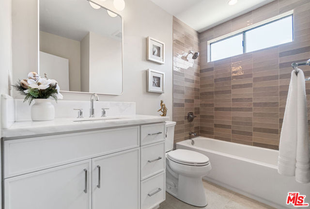 2912 Greenfield Avenue, Los Angeles CA: https://media.crmls.org/mediaz/1b1e440a-e785-4fca-859b-99dabdd6daaf.jpg