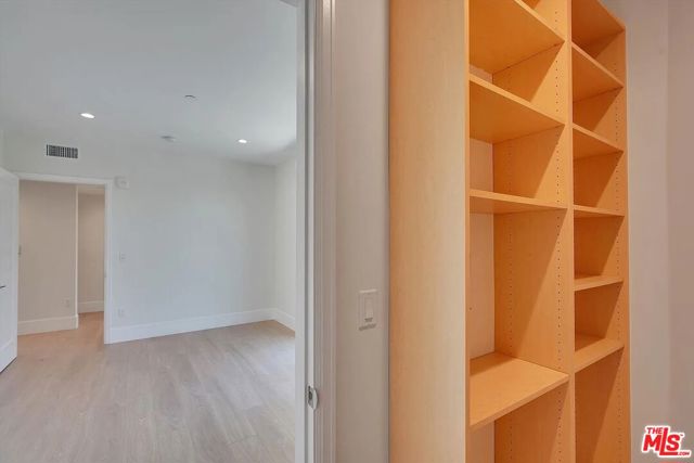 14419 Riverside Drive, 203A photo 20