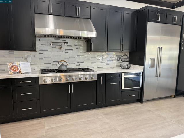 3318 Ellesmere Court, Walnut Creek CA: https://media.crmls.org/mediaz/1b1e7e94-1405-43ba-aabc-3bd43765ddcd.jpg