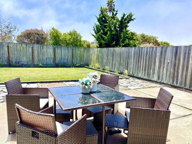 407 Beach Avenue, Half Moon Bay CA: https://media.crmls.org/mediaz/1b1ecda0-3696-4168-b2dc-2e43d7cfe0ba.jpg