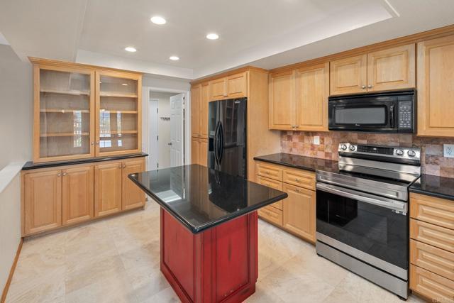 Detail Gallery Image 16 of 23 For 5983 Gaines St, San Diego,  CA 92110 - 3 Beds | 2/1 Baths