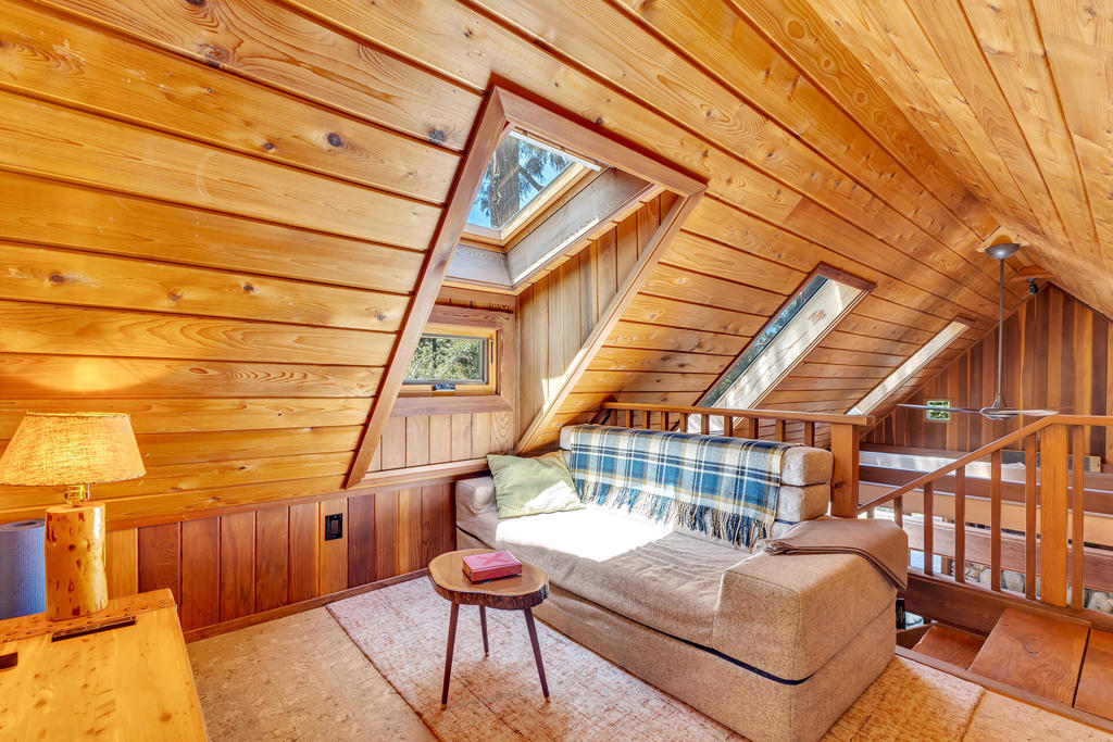 https://media.crmls.org/mediaz/1b1faea9-2bec-453d-ba8a-16ea74c9317f.jpg?preset=X-Large