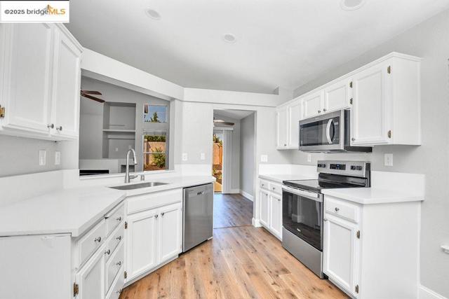 668 Miller Dr, Oakley CA: https://media.crmls.org/mediaz/1b222862-096f-48c2-8ed1-10ff1e2f864d.jpg