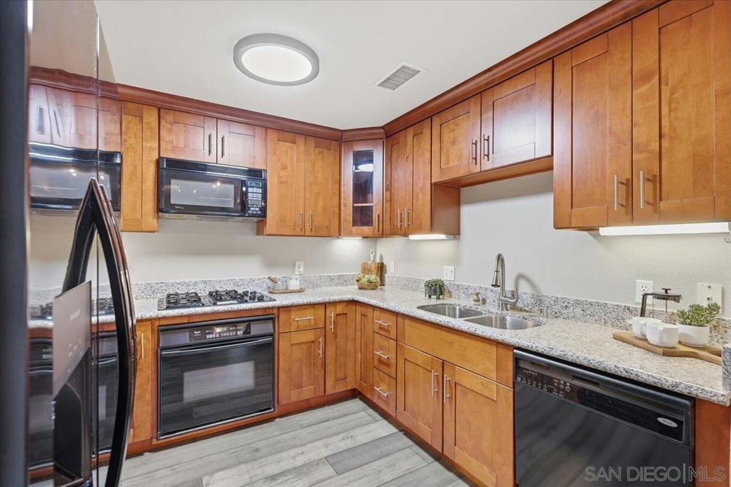 525 11th Avenue - photo 11