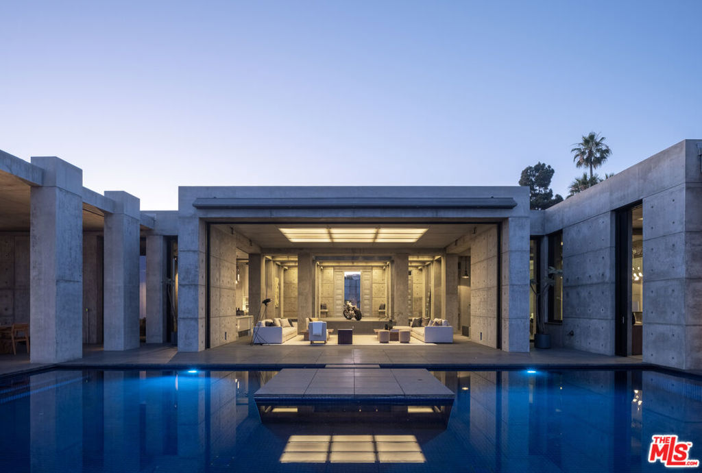 410 Trousdale Place