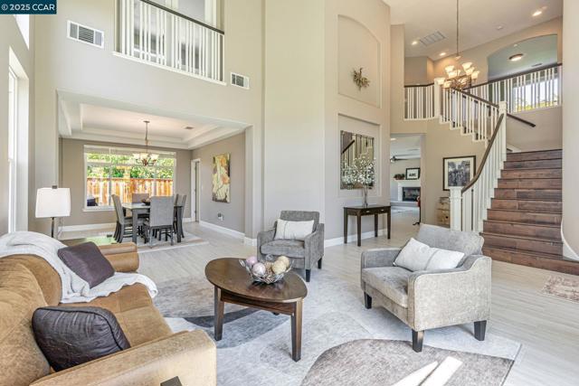 1039 Rolling Woods Way, Concord CA: https://media.crmls.org/mediaz/1b2378ea-64e0-4129-94bc-6c21e3dc13ea.jpg