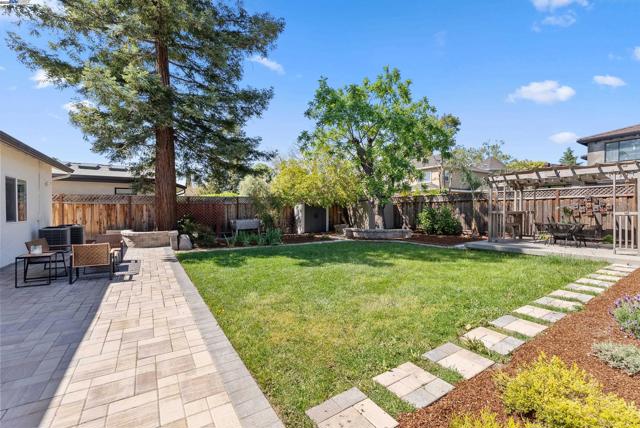 12763 Camrose Ave, Saratoga CA: https://media.crmls.org/mediaz/1b23e1fa-388b-4c7a-93f7-80678baac3b3.jpg