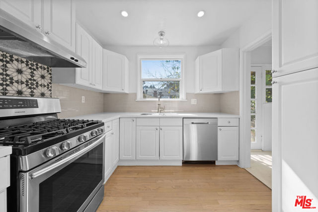 11347 CASHMERE Street, Los Angeles CA: https://media.crmls.org/mediaz/1b246cf6-6483-4ae4-9000-7108d75635ce.jpg