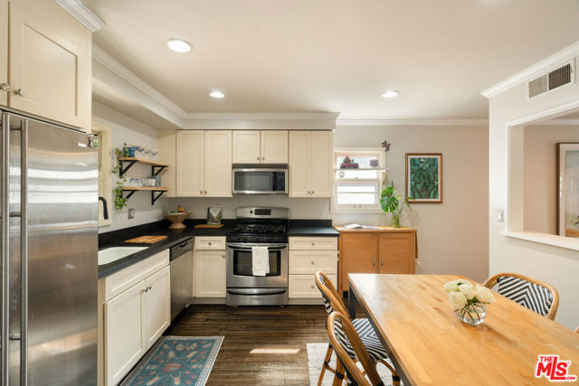 420 Pacific Street, Santa Monica CA: https://media.crmls.org/mediaz/1b25ceec-85ae-4ca9-b496-623e6a9f3c5d.jpg