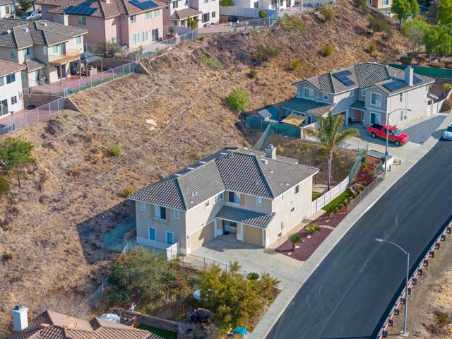 2168 Pointe Parkway, Spring Valley CA: https://media.crmls.org/mediaz/1b25ee65-d1ad-457d-9e01-6466de0a52ba.jpg