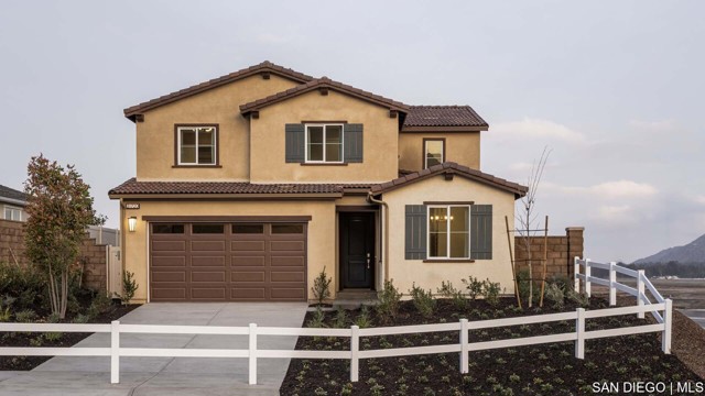33338 Riverside DR, Lake Elsinore CA: https://media.crmls.org/mediaz/1b26645e-cb13-472b-beb3-afb1cbecdb59.jpg