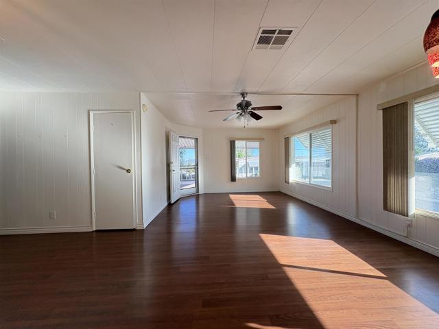 Detail Gallery Image 21 of 58 For 1490 S Orange Ave #127,  El Cajon,  CA 92020 - 2 Beds | 2 Baths