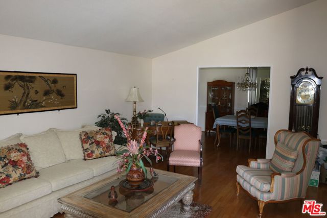 8442 WILBUR Avenue photo 2