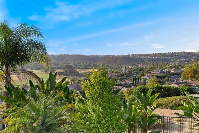 6911 Goldstone Rd, Carlsbad CA: https://media.crmls.org/mediaz/1b27d3b8-e019-488b-84b7-0e645f57bab7.jpg