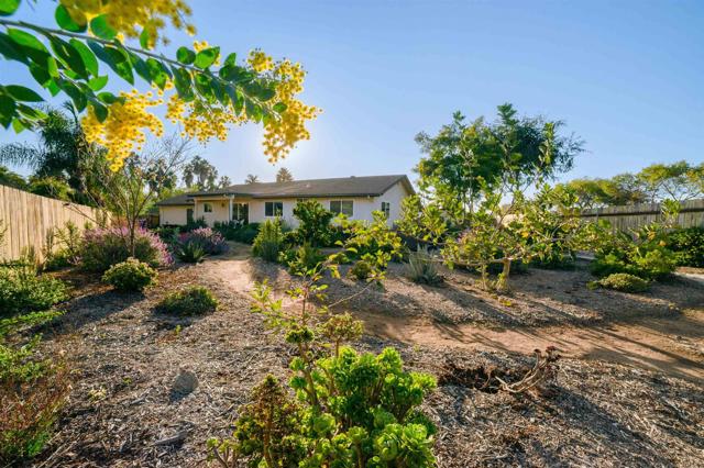 Detail Gallery Image 28 of 28 For 1227 Dolphin Cir, Vista,  CA 92084 - 4 Beds | 2 Baths