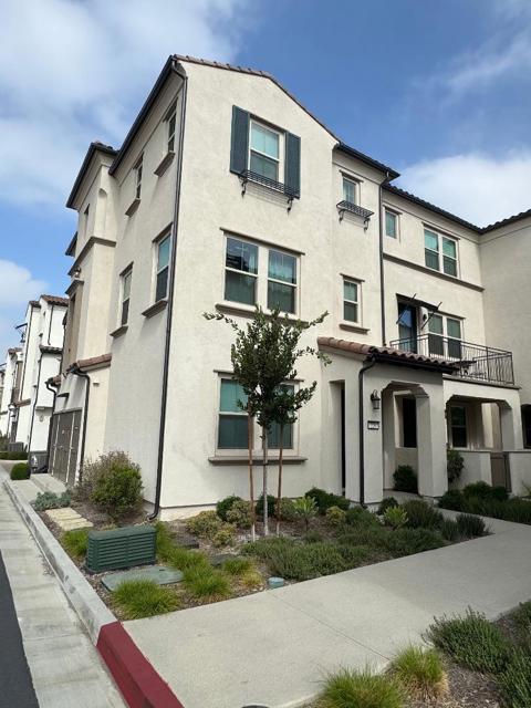 220 Babson Court, Claremont CA: https://media.crmls.org/mediaz/1b281bdc-1fc4-4c3a-abdd-aac18a148607.jpg