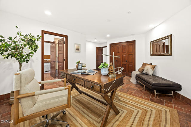 1533 Rancho Avenue, Glendale CA: https://media.crmls.org/mediaz/1b282913-d69f-4f15-9c09-b5ebfe4ec482.jpg