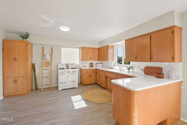 Detail Gallery Image 11 of 54 For 2702 Orange Ave, La Crescenta,  CA 91214 - 3 Beds | 2 Baths