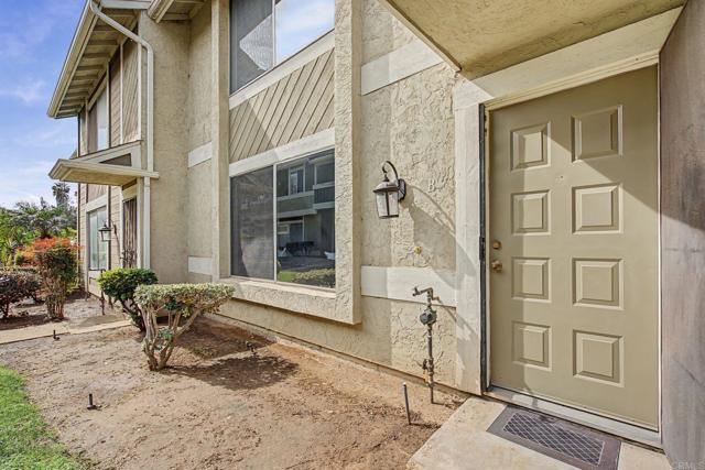 Detail Gallery Image 3 of 36 For 3025 Iris Ave #B,  San Ysidro,  CA 92173 - 3 Beds | 2/1 Baths