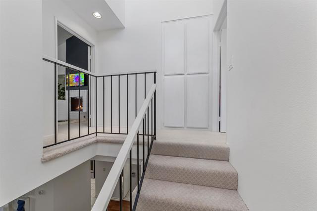 Detail Gallery Image 10 of 31 For 4670 Coralwood Cir, Carlsbad,  CA 92008 - 2 Beds | 2/1 Baths