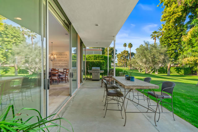 47444 Rabat Drive, Palm Desert CA: https://media.crmls.org/mediaz/1b2ace12-2582-46ec-8188-edc392090e40.jpg
