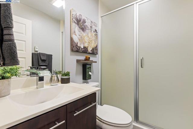 1050 Clear Lake Dr, Oakley CA: https://media.crmls.org/mediaz/1b2ad943-b00f-440f-9777-57571b24cdcd.jpg