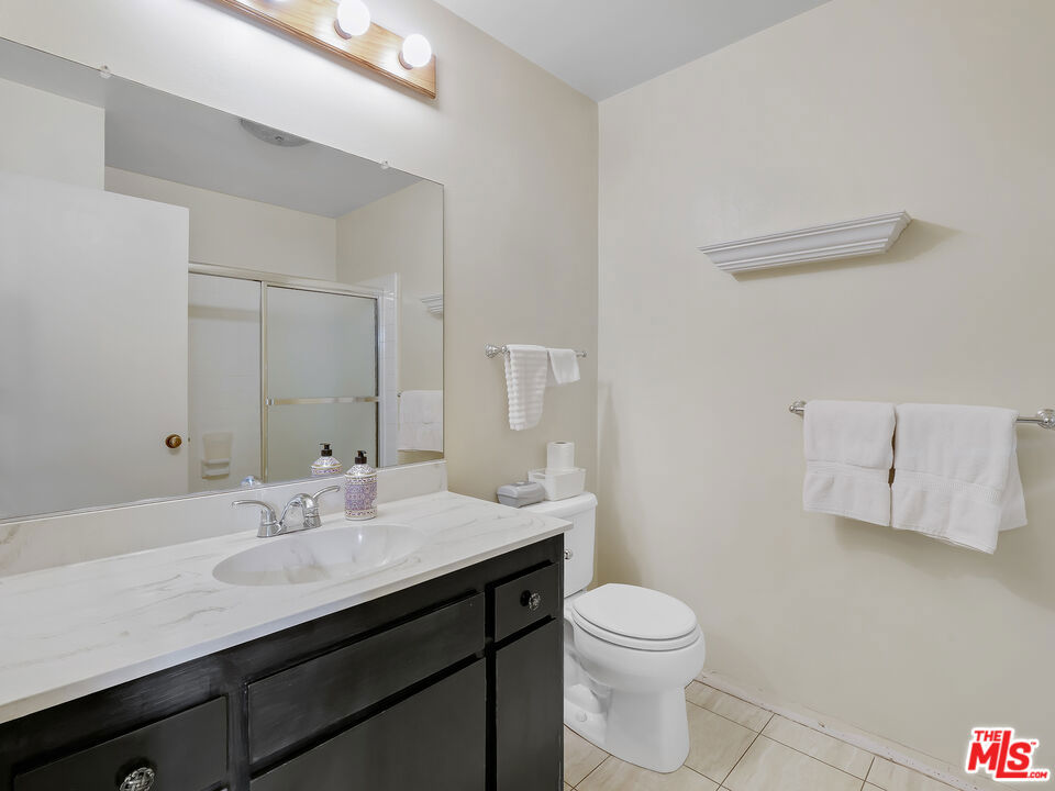 https://media.crmls.org/mediaz/1b2ae95d-8fb5-42c2-8105-cbdbb0ce4c8c.jpg?preset=X-Large