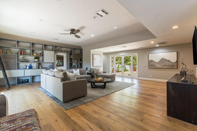 3643 Hampstead Road, Glendale CA: https://media.crmls.org/mediaz/1b2b9455-ba38-4fb1-b954-c4b5d5c16075.jpg