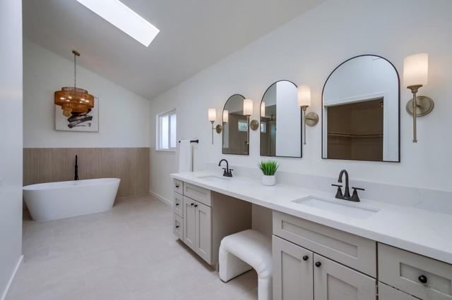 Image 34 of 60 For 4966 Lakewood Ct
