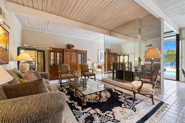 968 N Fairview Circle, Palm Springs CA: https://media.crmls.org/mediaz/1b2c2ea2-607c-49a0-8f90-7a87e3af09e6.jpg