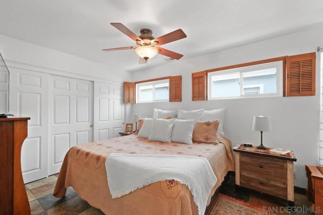 4386 Niagara Ave, San Diego CA: https://media.crmls.org/mediaz/1b2cfb62-6754-4652-98fe-01fd305908f2.jpg