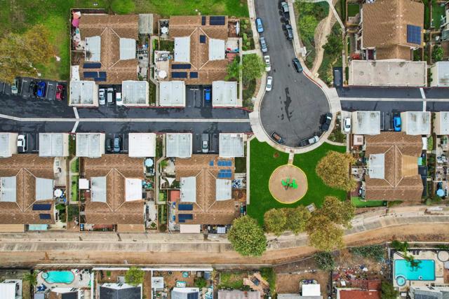 10220 Princess Sarit Way, Santee CA: https://media.crmls.org/mediaz/1b2d53b4-af70-4f2d-b95a-b5f946de7188.jpg