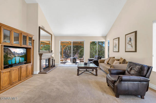 1826 Crystal View Circle, Newbury Park CA: https://media.crmls.org/mediaz/1b2dde86-e477-482c-b3fc-2244c4916fb1.jpg