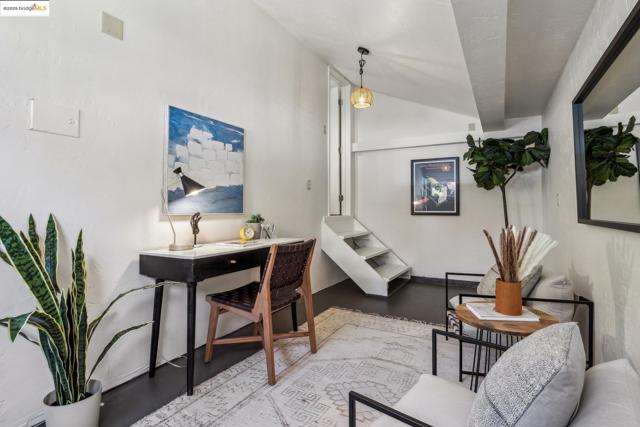 1128 Evelyn Ave, Albany CA: https://media.crmls.org/mediaz/1b2dec85-c0a7-4088-be96-423eebae32a1.jpg