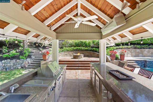 2140 Hidden Oak Dr, Danville CA: https://media.crmls.org/mediaz/1b2e3e9e-b65a-465b-a845-a316d1afc0a1.jpg