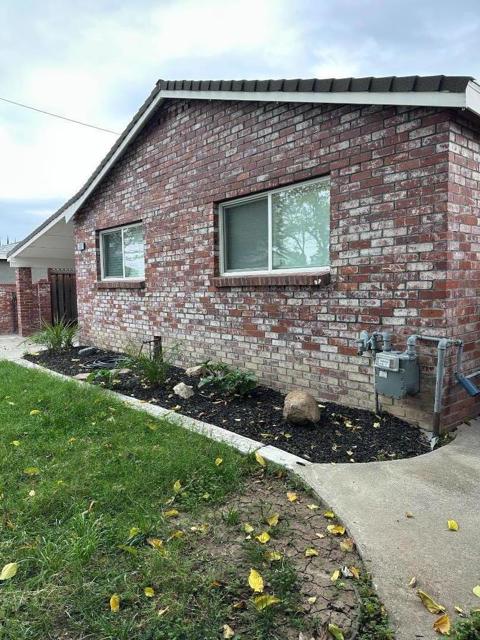 130 E 21st Street, Tracy CA: https://media.crmls.org/mediaz/1b2f74ef-3778-4396-bc2b-42e27a40f3e2.jpg