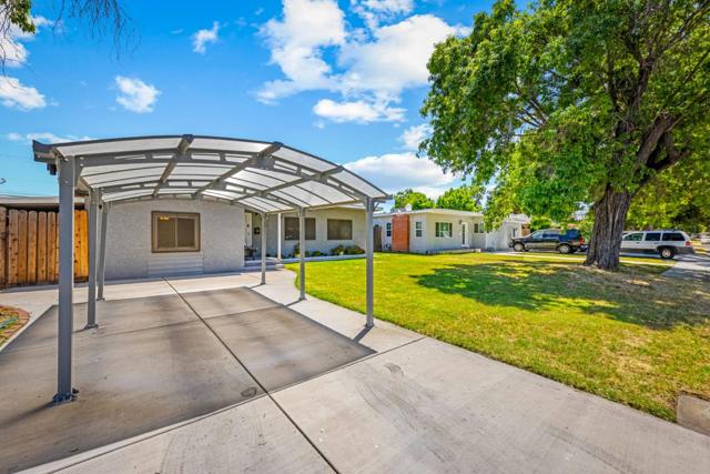312 Oakshire Avenue, Modesto CA: https://media.crmls.org/mediaz/1b2fc016-67e0-4f12-bdc3-af3fc991733f.jpg