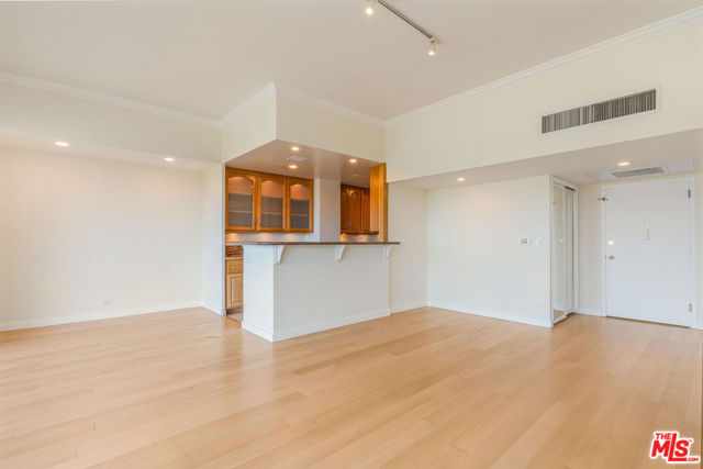 10501 Wilshire Boulevard, Los Angeles CA: https://media.crmls.org/mediaz/1b306432-c465-4767-af4a-ef638e0096b0.jpg