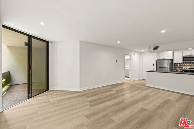 750 N Kings Road, West Hollywood CA: https://media.crmls.org/mediaz/1b3178e8-bbb9-422e-8a8c-d7257e7771a1.jpg