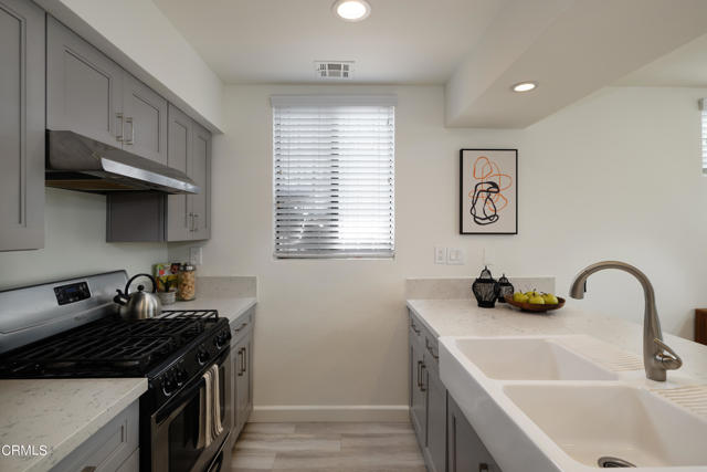 Detail Gallery Image 10 of 25 For 6525 La Mirada Ave #103,  Los Angeles,  CA 90038 - 2 Beds | 2 Baths