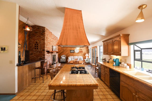 108 Palomino Drive, Big Bear CA: https://media.crmls.org/mediaz/1b338237-505a-4947-ac3e-d73f3d2fb718.jpg