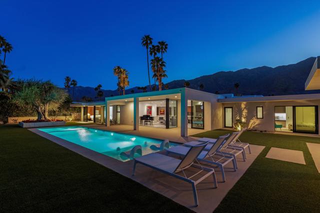 2290 S Yosemite Drive, Palm Springs CA: https://media.crmls.org/mediaz/1b33cea6-60ef-4a0c-bda5-4bd992a14b72.jpg