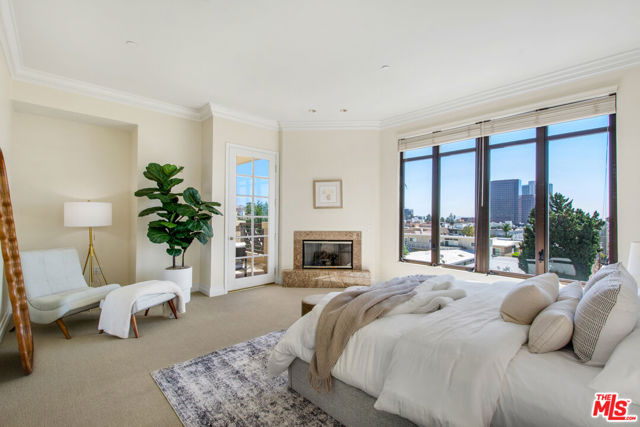 11847 Gorham Avenue, Los Angeles CA: https://media.crmls.org/mediaz/1b34401e-fb40-4db4-acef-54fc33e76f07.jpg