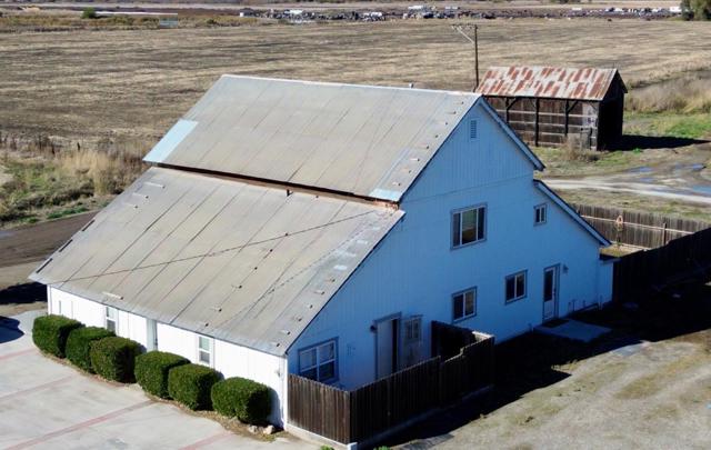 1204 Shore Road, Hollister CA: https://media.crmls.org/mediaz/1b3570af-810c-4284-be8d-680c9b7f3b23.jpg