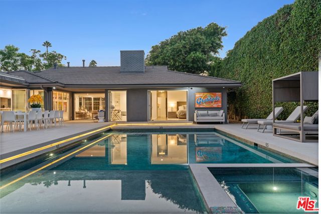 602 N Whittier Drive, Beverly Hills CA: https://media.crmls.org/mediaz/1b35be73-fe59-4f21-8601-f17a9669d735.jpg