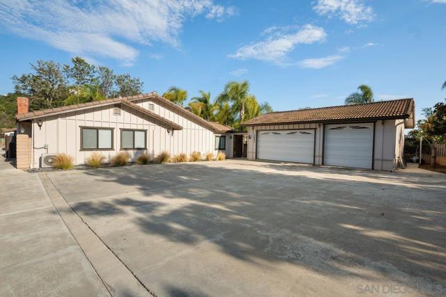 3647 Laketree Dr., Fallbrook CA: https://media.crmls.org/mediaz/1b37cd7d-d190-44d9-b60c-f1257872526a.jpg
