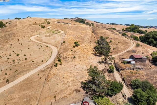 26928 Palomares Rd, Castro Valley CA: https://media.crmls.org/mediaz/1b382041-c617-40b2-a28f-43d7dfff52b2.jpg