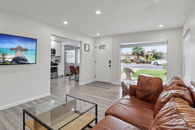 6242 Thorn St, San Diego CA: https://media.crmls.org/mediaz/1b386eea-edd9-4aed-9f77-28f201efe848.jpg